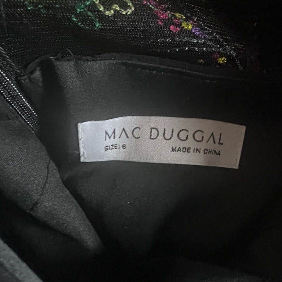 Mac Duggal NEW Embroidered Puff Sleeve Column Gown Size 6 - Picture 10 of 14